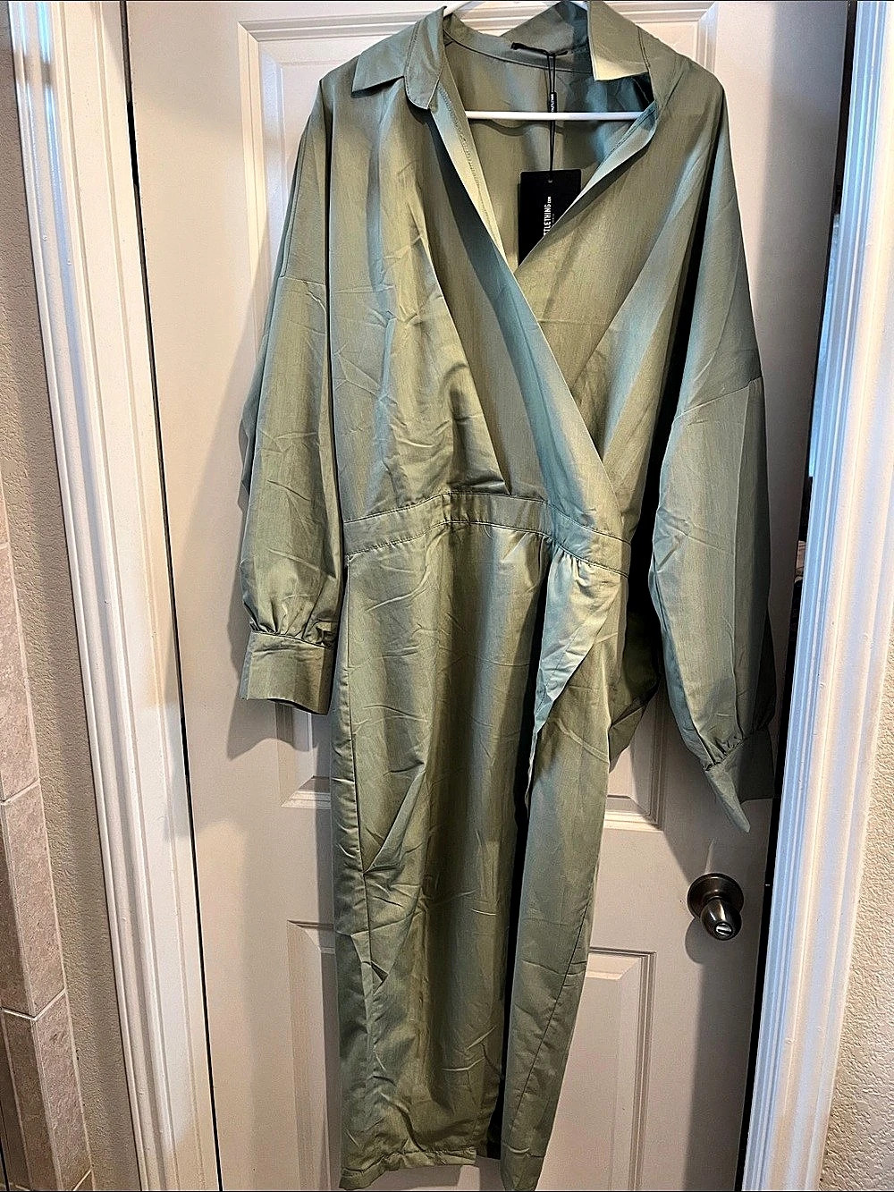 PrettyLittleThing Sage Green Collared Wrap Midi Dress